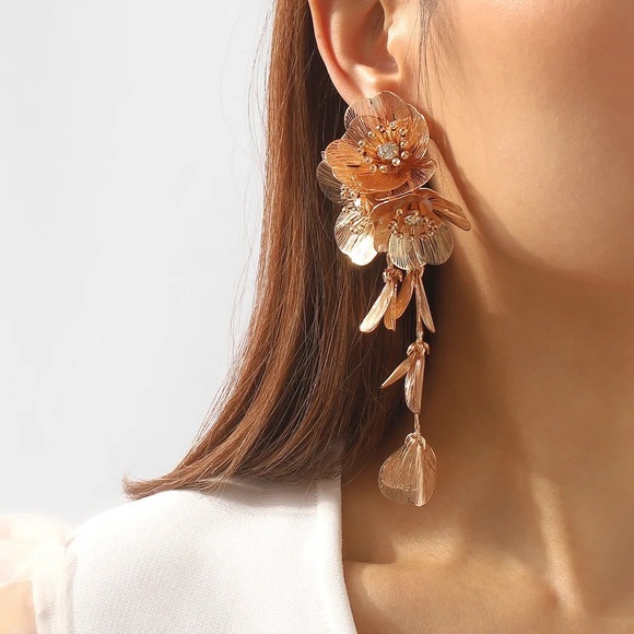 Zara Fashion Kate Middleton Flowers Floral Cascade Drop Statement Earrings - Picture 9 of 16